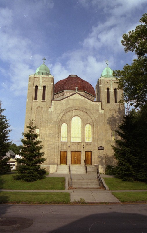 Церковь Петра и Павла, Баффало (Нью-Йорк, США). общий вид в ландшафте