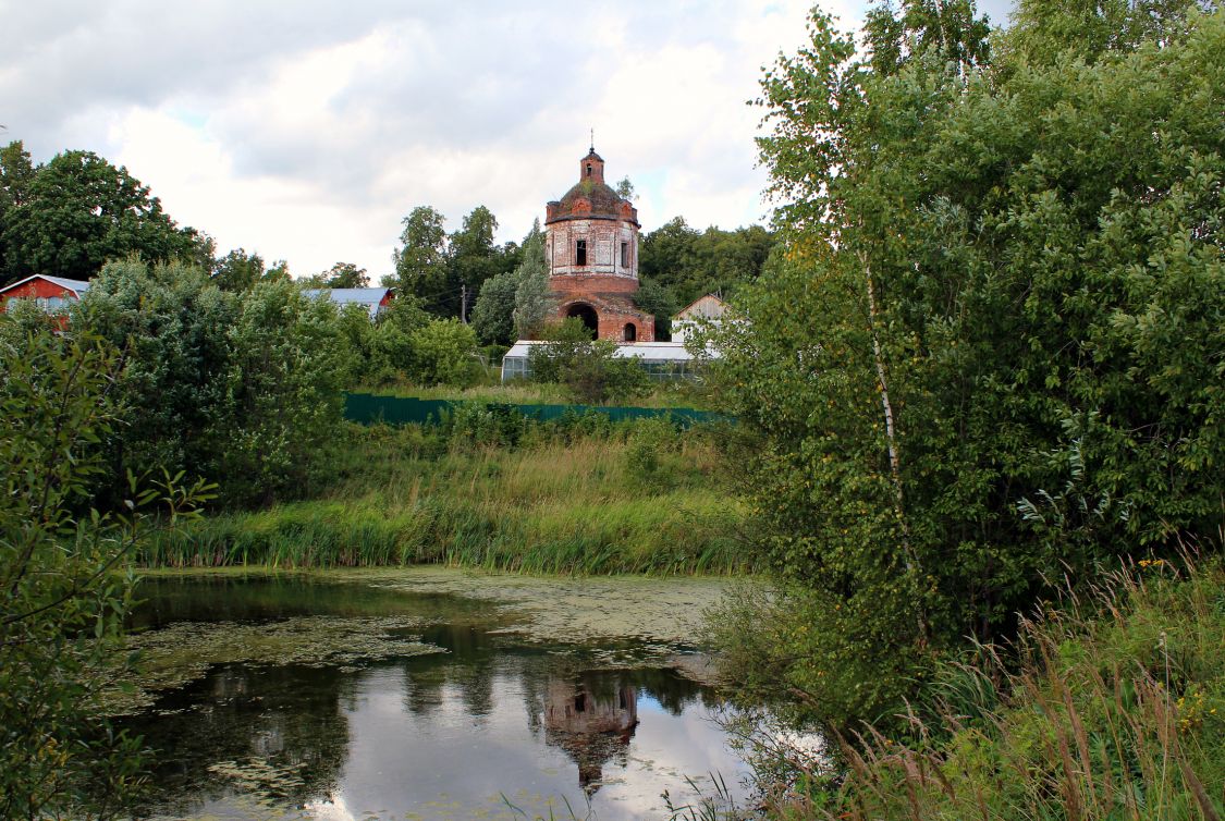 Кудрявцево. Церковь Успения Пресвятой Богородицы. общий вид в ландшафте