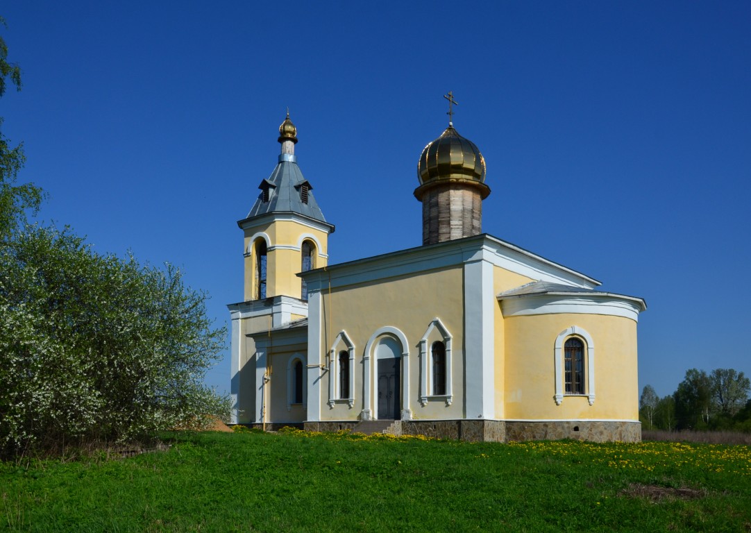 Алешня. Церковь Троицы Живоначальной. фасады