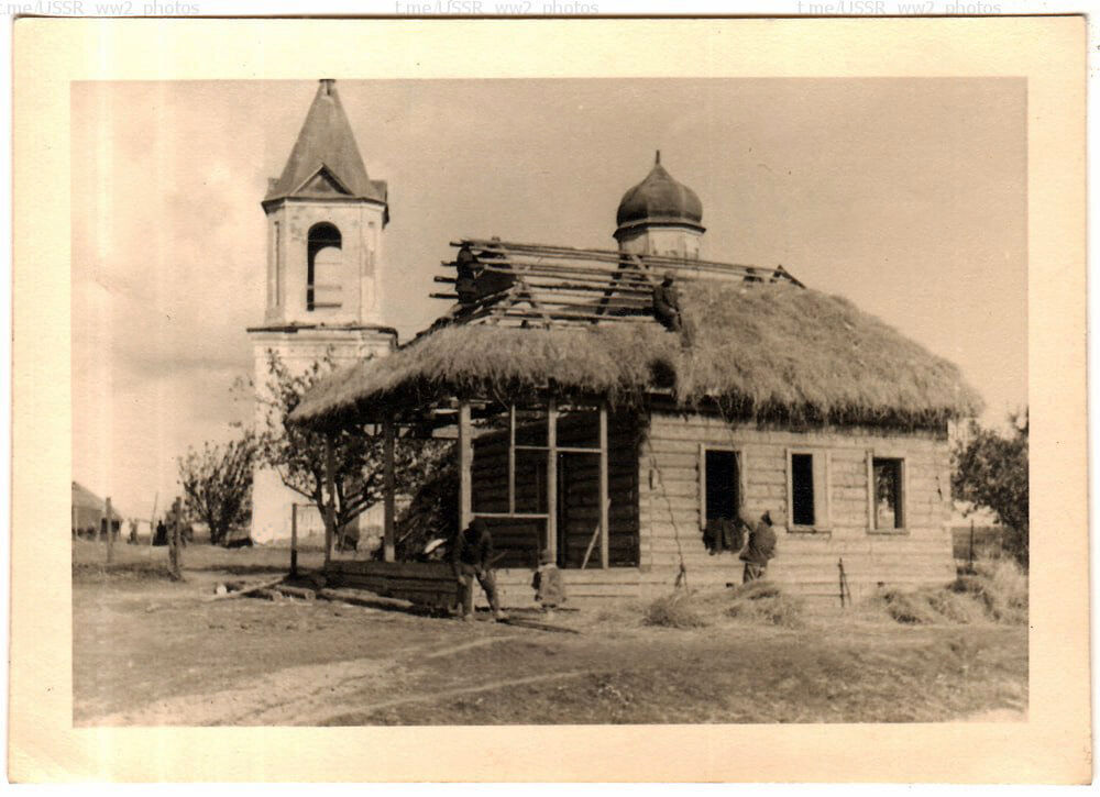Церковь Троицы Живоначальной, Алешня (Дубровский район, Брянская область). архивная фотография, Южный фасад. Хорошо видна колокольня до её реконструкции. Фото с аукциона e-bay.de     