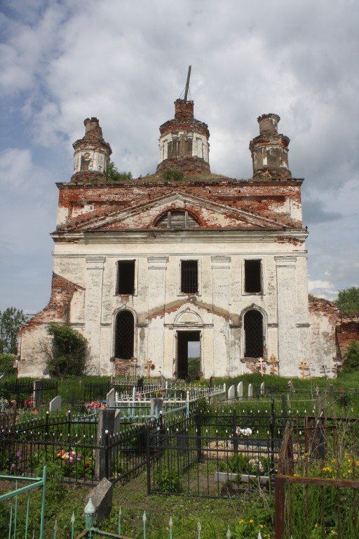 Бежицы. Церковь Успения Пресвятой Богородицы. фасады