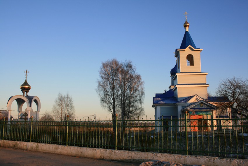 Церковь Казанской иконы Божией Матери в Кочпоне, Сыктывкар (Сыктывкар, город, Республика Коми). общий вид в ландшафте