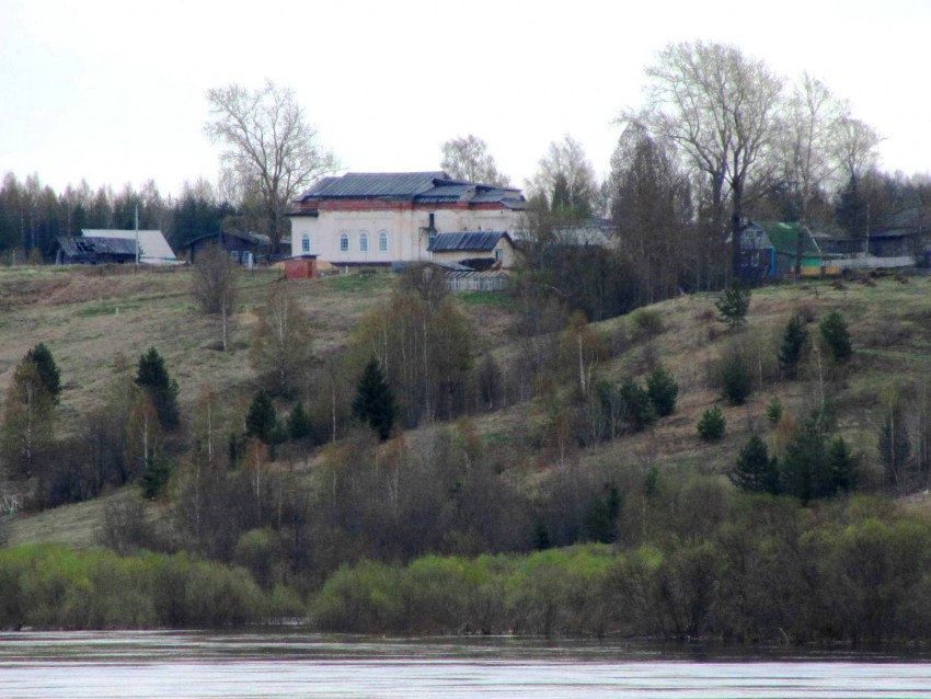 Церковь Николая Чудотворца, Семуково (Усть-Вымский район, Республика Коми). общий вид в ландшафте, вид с северо-запада