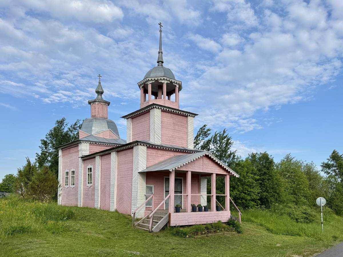 Вид с северо-запада, фасады. Часовня Петра и Павла, Каргорт (Сыктывдинский район, Республика Коми)