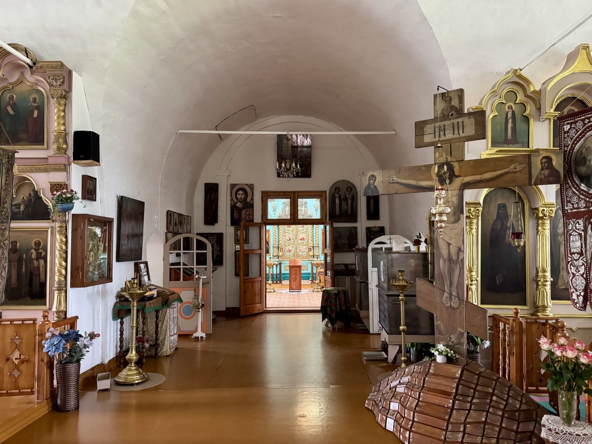 Проход из трапезной в главный объём, интерьер и убранство. Церковь Вознесения Господня, Ыб (Сыктывдинский район, Республика Коми)