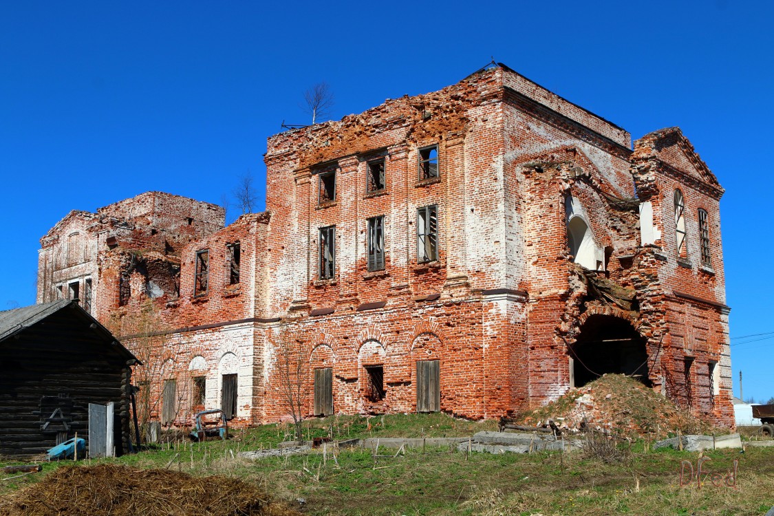 Гам. Церковь Михаила Архангела. фасады