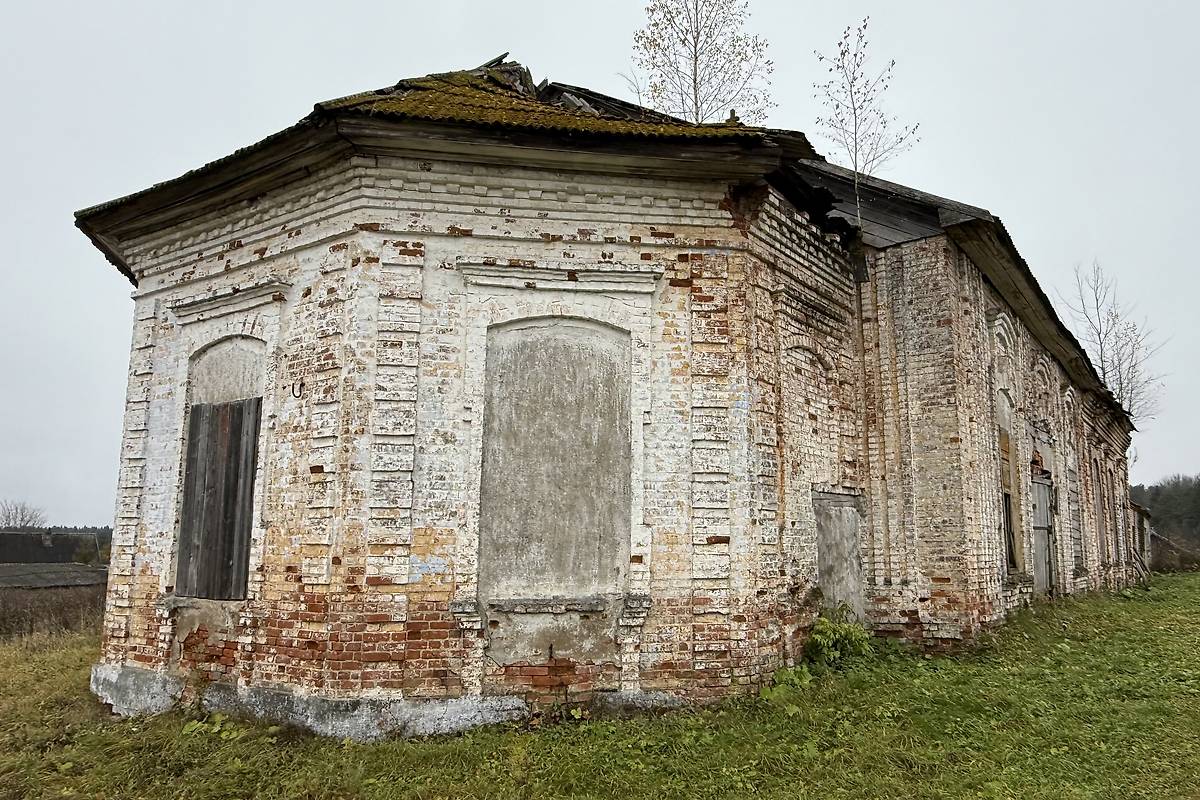 Вид с северо-востока, фасады. Церковь Успения Пресвятой Богородицы, Кукобой (Первомайский район, Ярославская область)