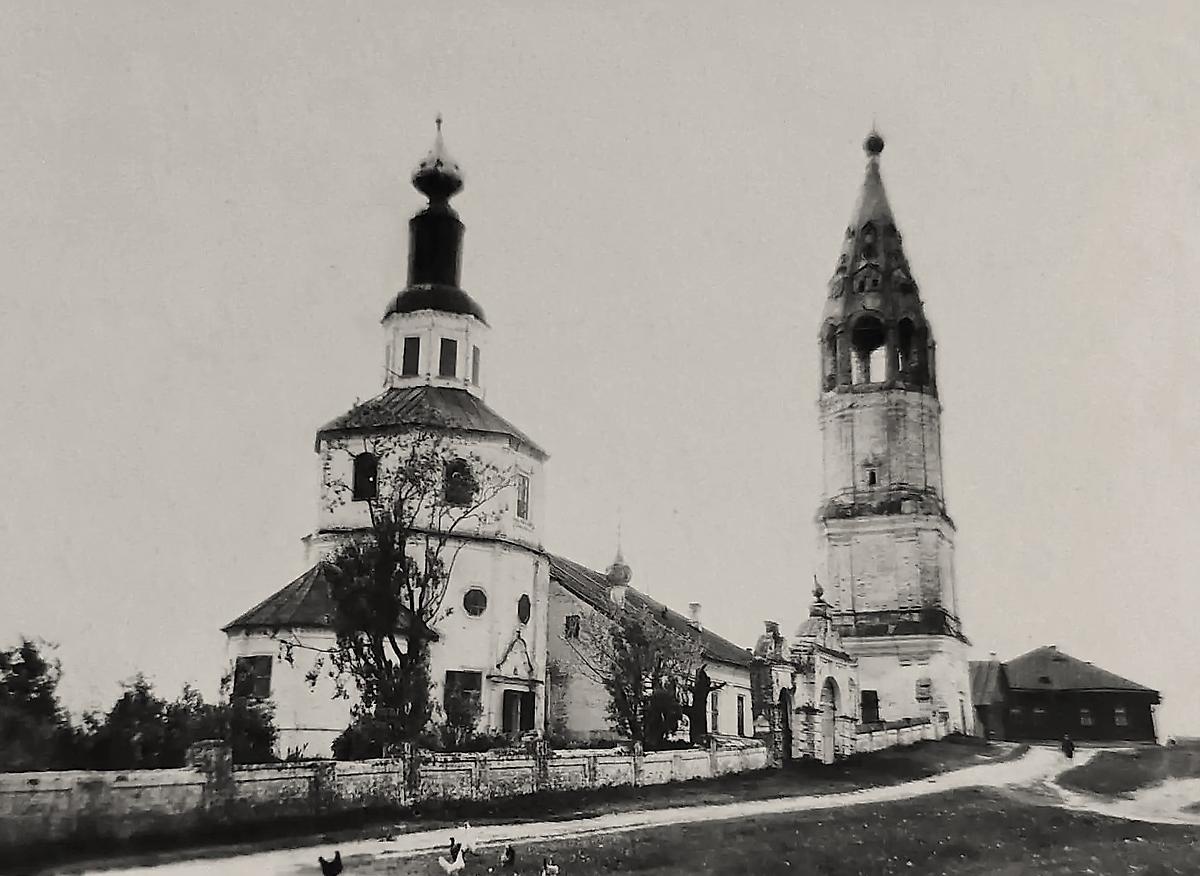 Фото 1930-х гг. С сайта: pastvu.com, архивная фотография. Церковь Воскресения Христова, Красное (Ярославский район, Ярославская область)