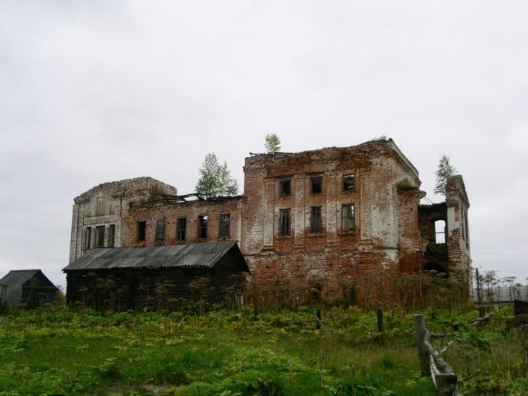 Церковь Михаила Архангела, Гам (Усть-Вымский район, Республика Коми). общий вид в ландшафте, вид с юга
