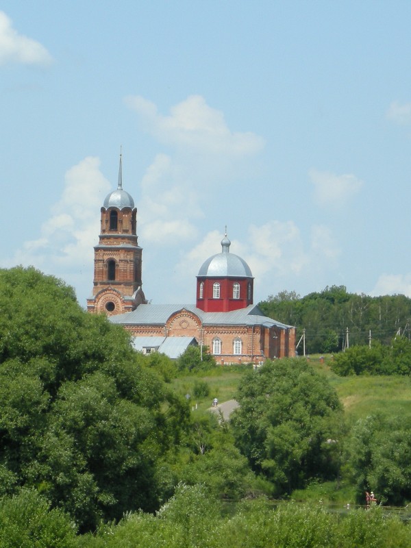 Романово. Церковь Михаила Архангела. общий вид в ландшафте