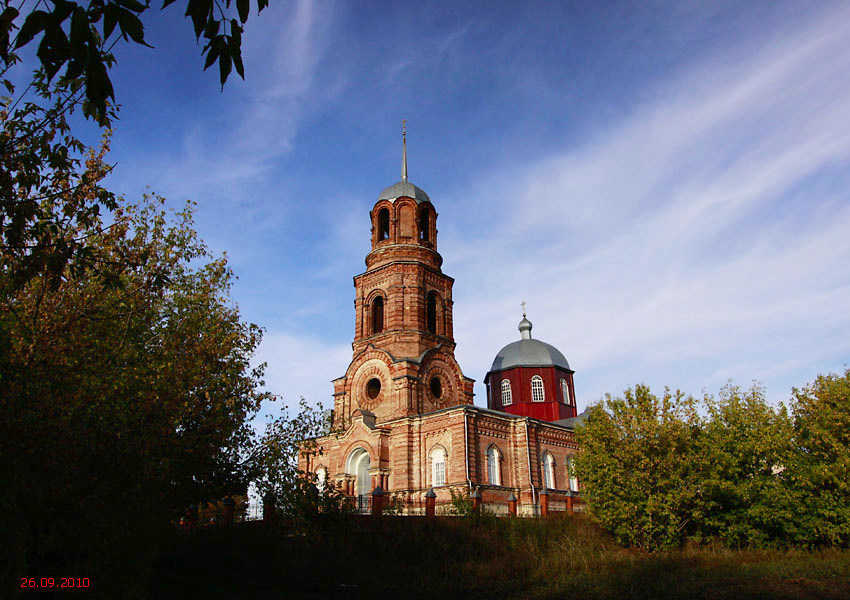Романово. Церковь Михаила Архангела. общий вид в ландшафте
