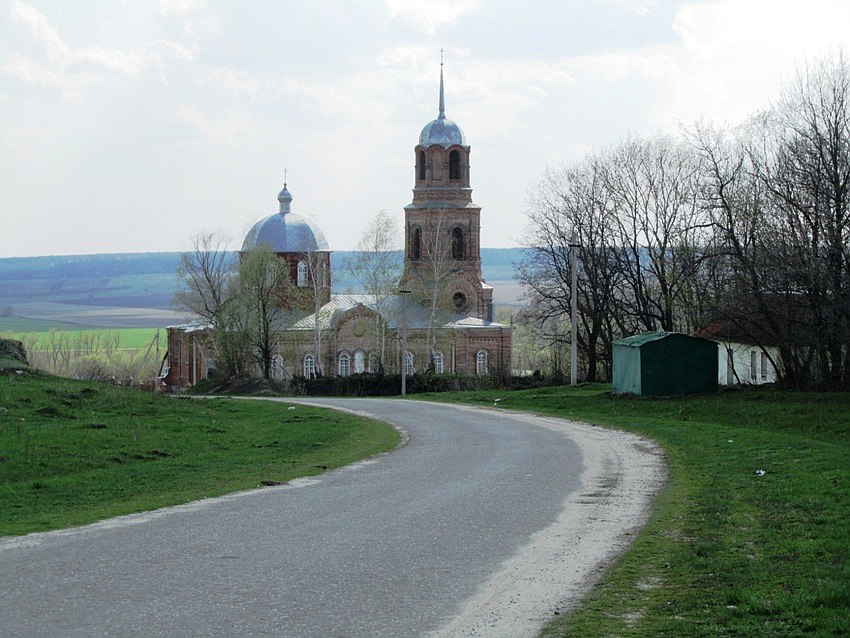 Романово. Церковь Михаила Архангела. общий вид в ландшафте, вид с севера