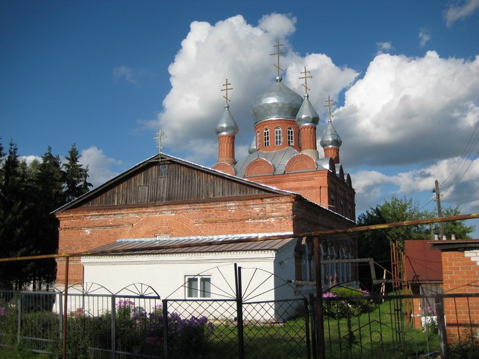 Ульяново. Церковь Троицы Живоначальной. фасады