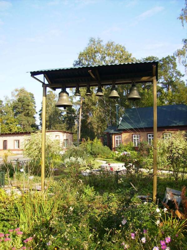 Церковь Петра и Павла, Малаховка (Люберецкий городской округ, гг. Лыткарино, Котельники, Московская область). дополнительная информация, Звонница