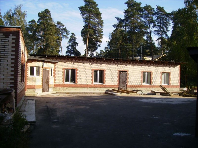 Церковь Петра и Павла, Малаховка (Люберецкий городской округ, гг. Лыткарино, Котельники, Московская область). дополнительная информация, Строящийся  дом  причта