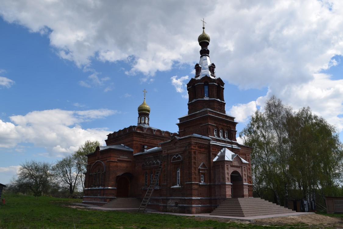 Варваренки. Церковь Троицы Живоначальной (новая). фасады, вид с северо-западной стороны