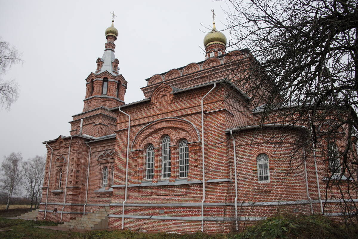 Церковь Троицы Живоначальной (новая), Варваренки (Бабынинский район, Калужская область). фасады