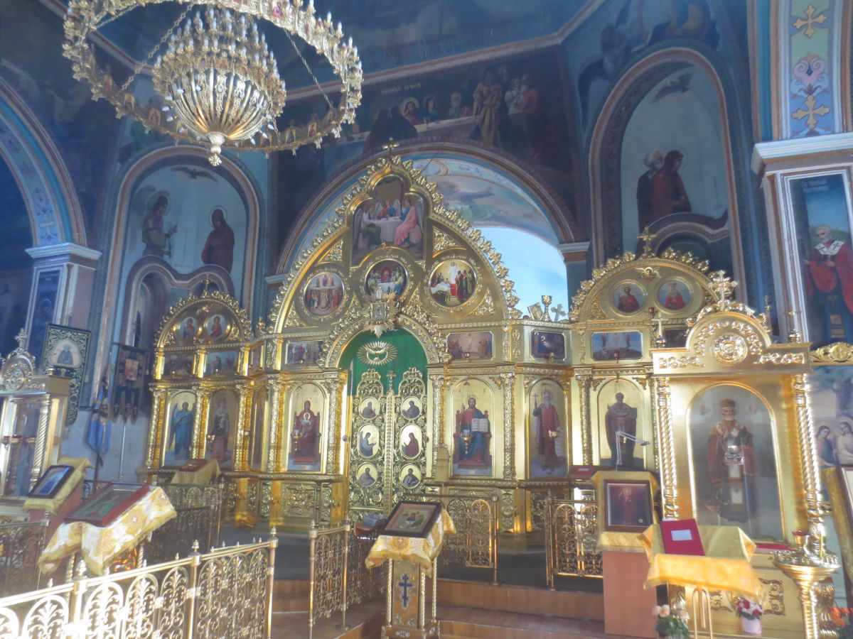 Кафедральный собор Троицы Живоначальной, Майкоп (Майкоп, город, Республика Адыгея). интерьер и убранство