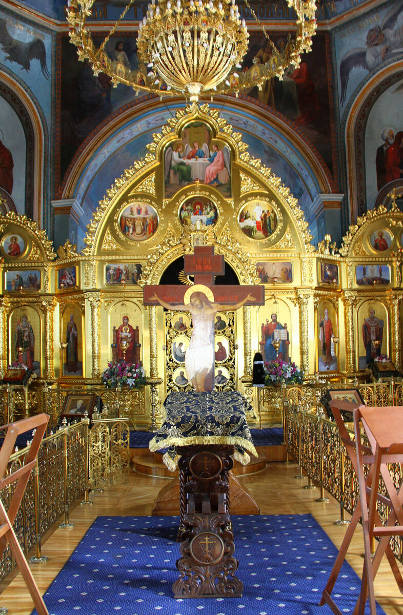 Кафедральный собор Троицы Живоначальной, Майкоп (Майкоп, город, Республика Адыгея). интерьер и убранство