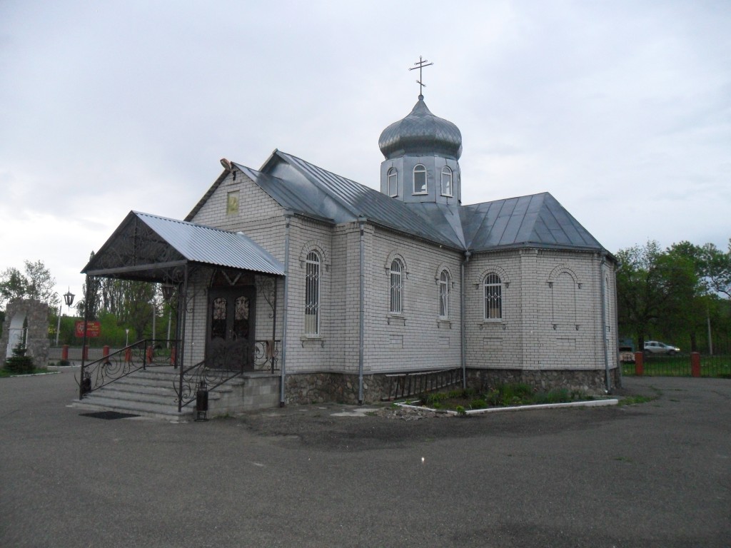 Майкоп. Церковь Георгия Победоносца при войсковой части 09332. фасады