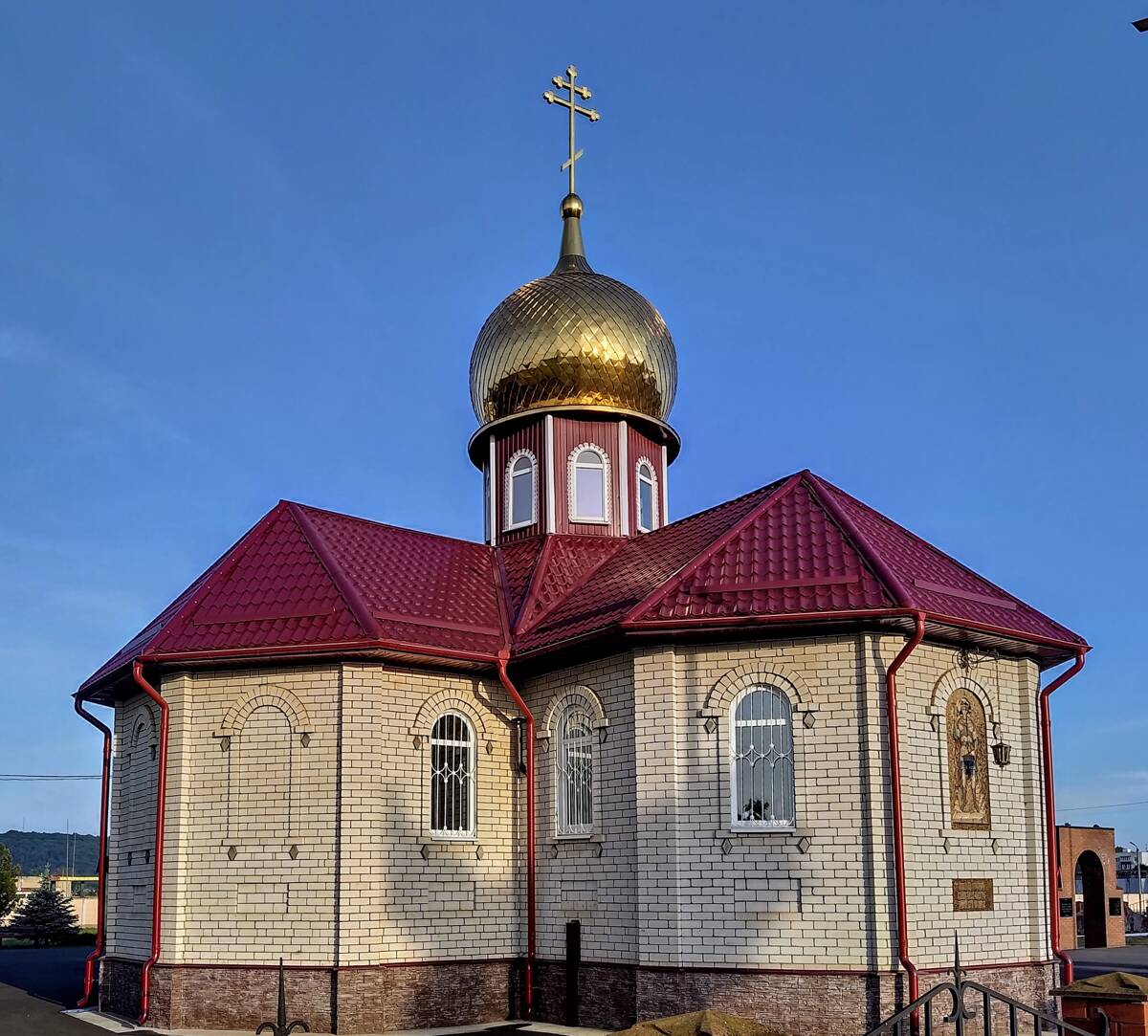 Церковь Георгия Победоносца при войсковой части 09332, Майкоп (Майкоп, город, Республика Адыгея). фасады