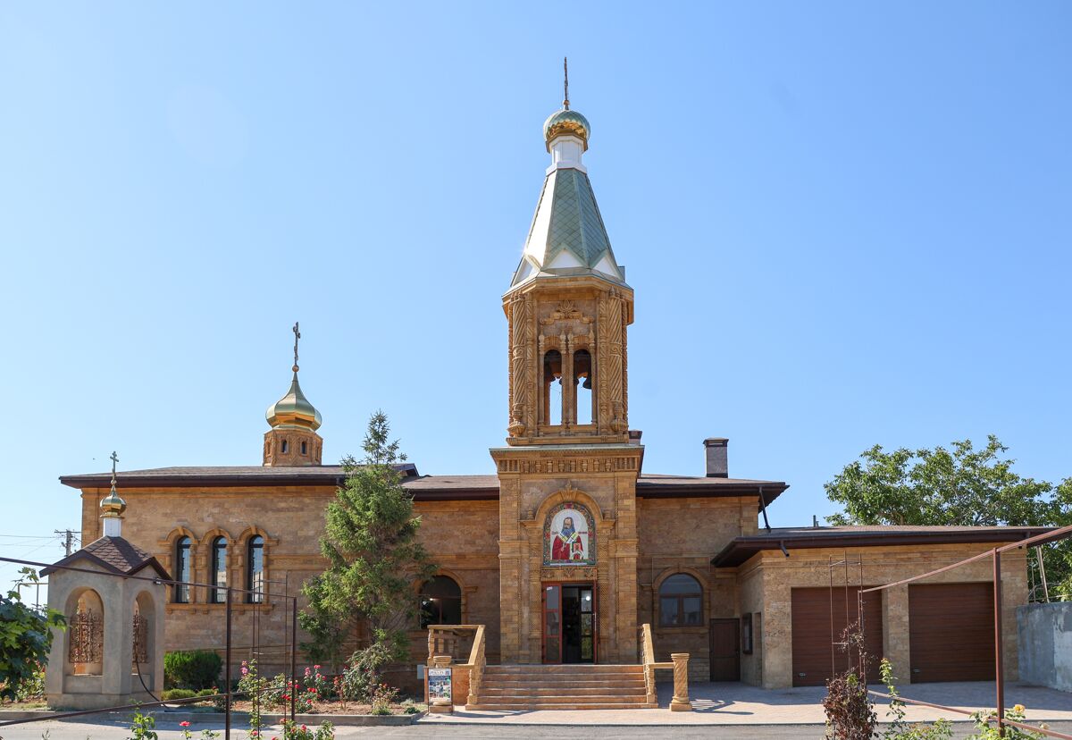 Церковь Порфирия, епископа Симферопольского и Крымского, Заозёрное (Евпатория, город, Республика Крым). фасады