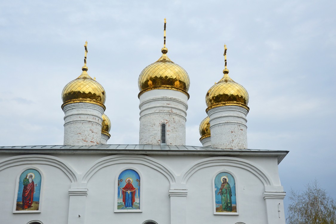 Лебедянь. Троицкий монастырь. Собор Троицы Живоначальной. архитектурные детали