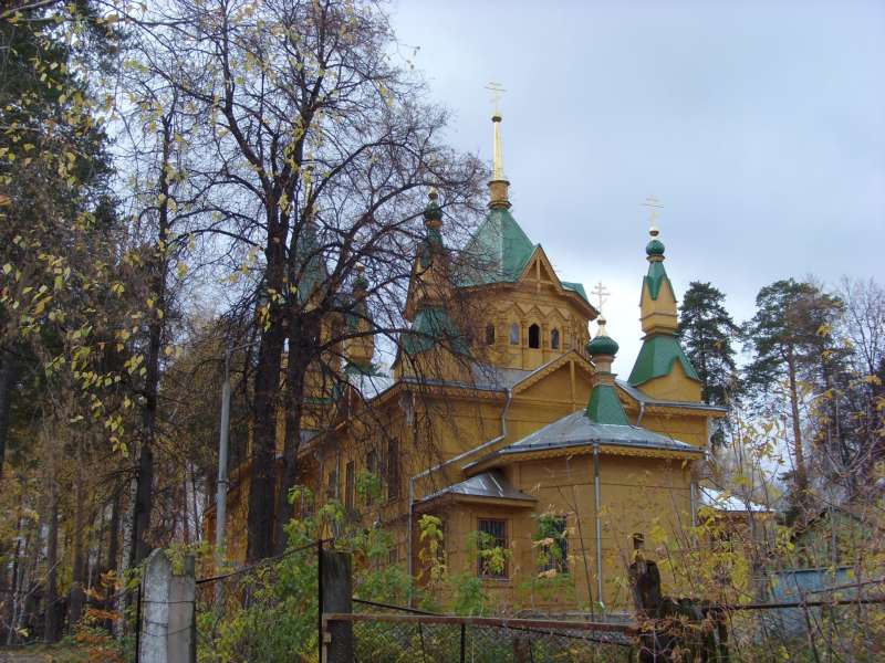 Пермь. Церковь Владимира равноапостольного в Нижней Курье. фасады, Церковь вновь построена,после пожара