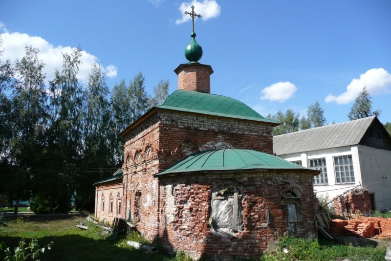 Лебедянь. Троицкий монастырь. Церковь Успения Пресвятой Богородицы. общий вид в ландшафте