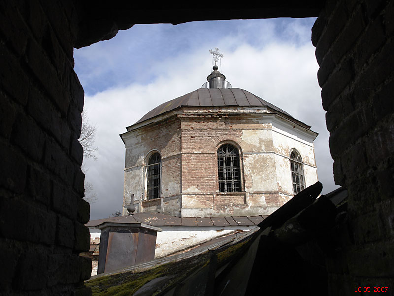Церковь Рождества Христова, Трестино (Фировский район, Тверская область). архитектурные детали