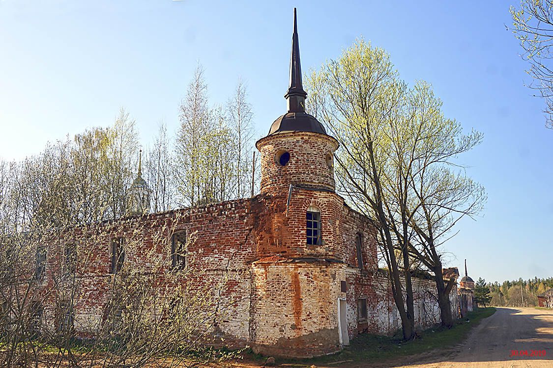 Николо-Теребенский женский монастырь, Труженик (Теребени) (Максатихинский район, Тверская область). архитектурные детали, Юго-восточная башня