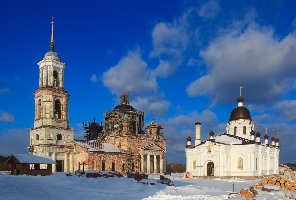 Николо-Теребенский женский монастырь, Труженик (Теребени) (Максатихинский район, Тверская область). фасады, Слева Никольская церковь, справа Благовещенская
