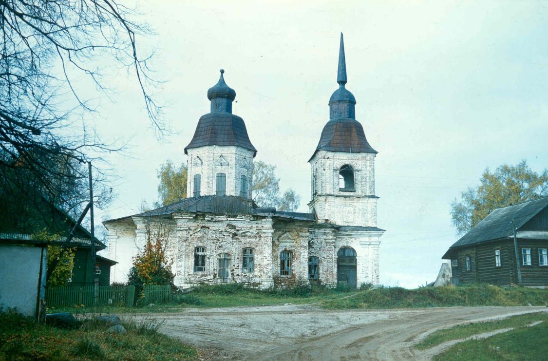 Михайловское. Церковь Вознесения Господня. фасады, 1993