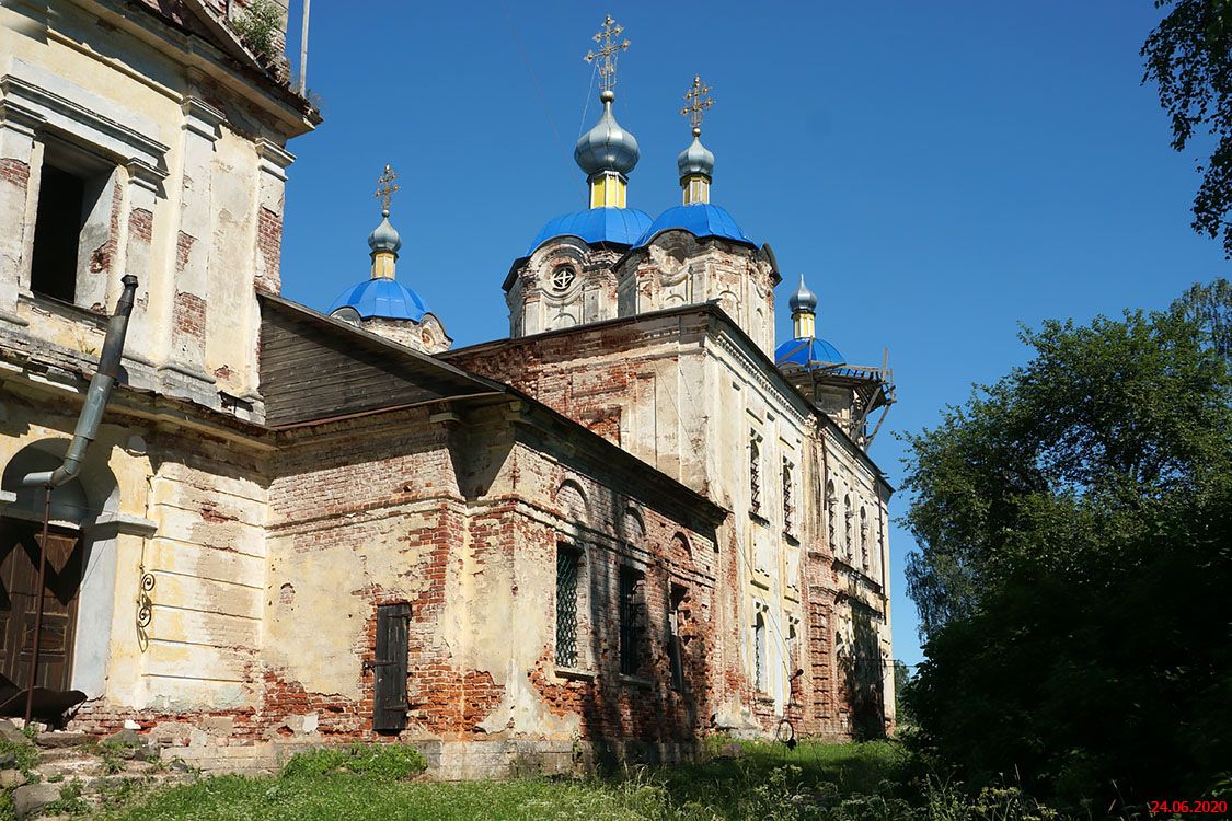 Церковь Троицы Живоначальной, Осечно (Вышневолоцкий район и г. Вышний Волочёк, Тверская область). архитектурные детали