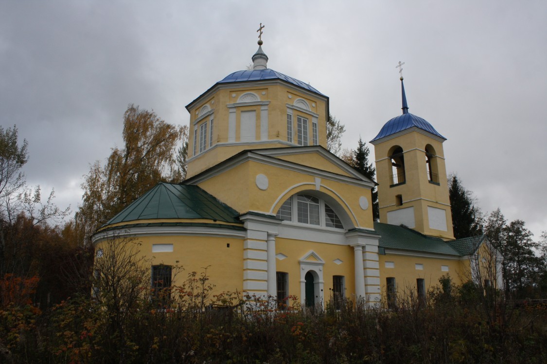 Озеряево. Церковь Покрова Пресвятой Богородицы. фасады