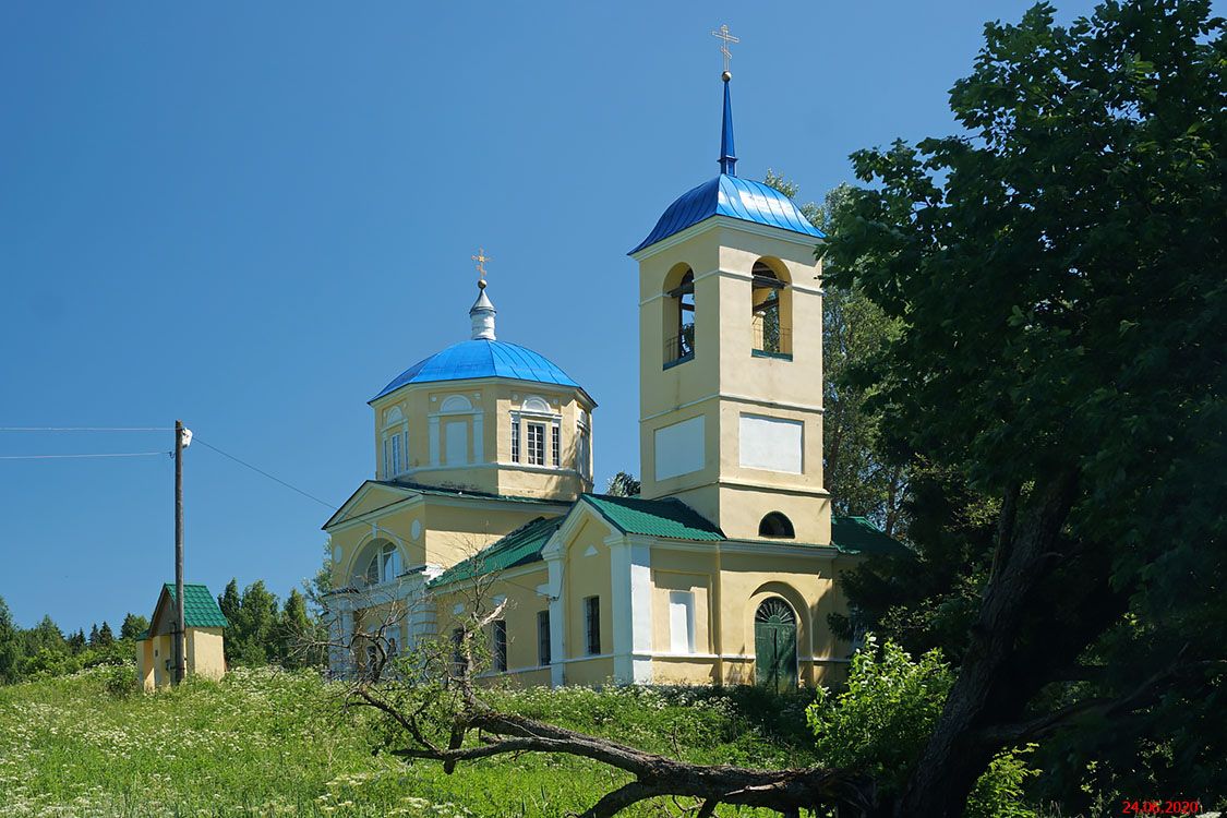 Церковь Покрова Пресвятой Богородицы, Озеряево (Вышневолоцкий район и г. Вышний Волочёк, Тверская область). фасады