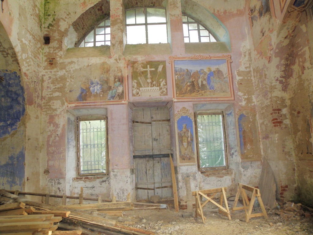 Церковь Покрова Пресвятой Богородицы, Озеряево (Вышневолоцкий район и г. Вышний Волочёк, Тверская область). интерьер и убранство