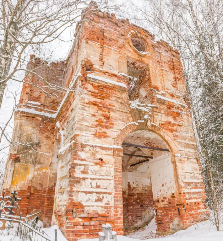 Церковь Георгия Победоносца, Глубокое (Вышневолоцкий район и г. Вышний Волочёк, Тверская область). фасады