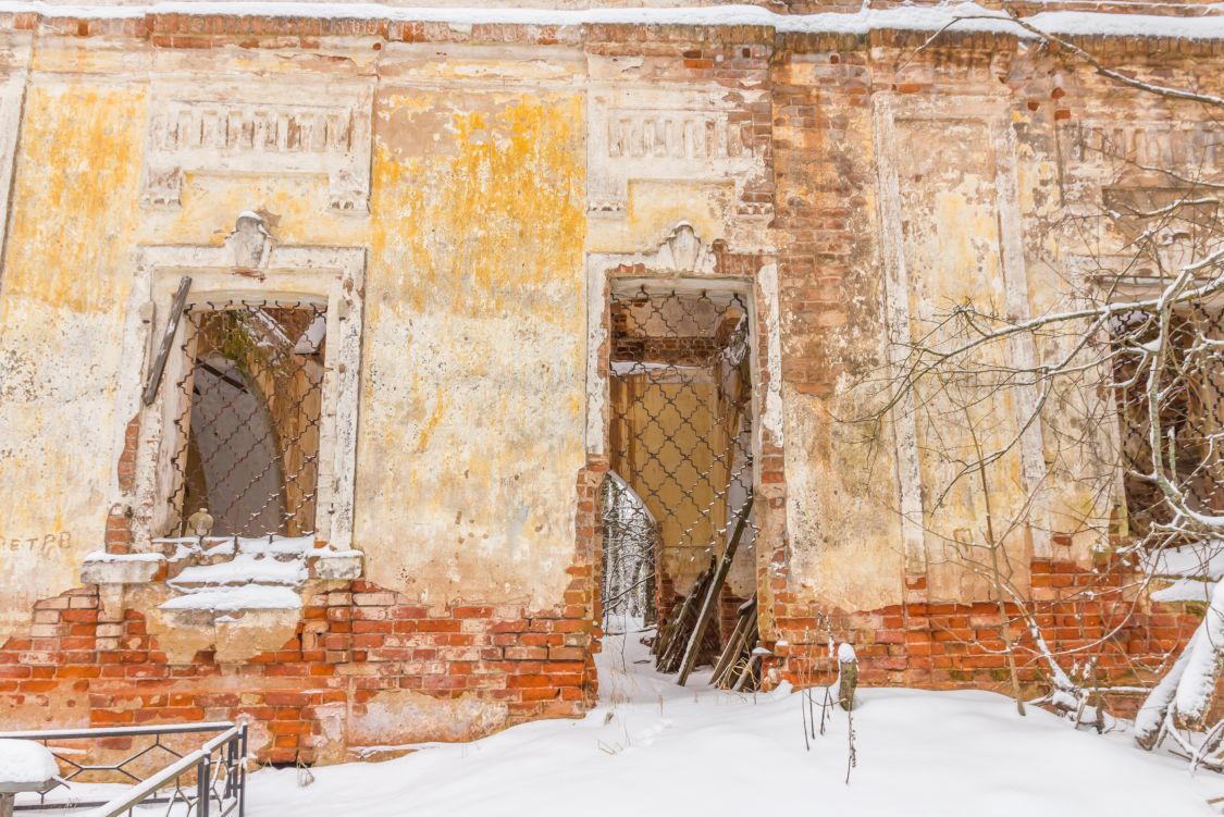 Церковь Георгия Победоносца, Глубокое (Вышневолоцкий район и г. Вышний Волочёк, Тверская область). архитектурные детали
