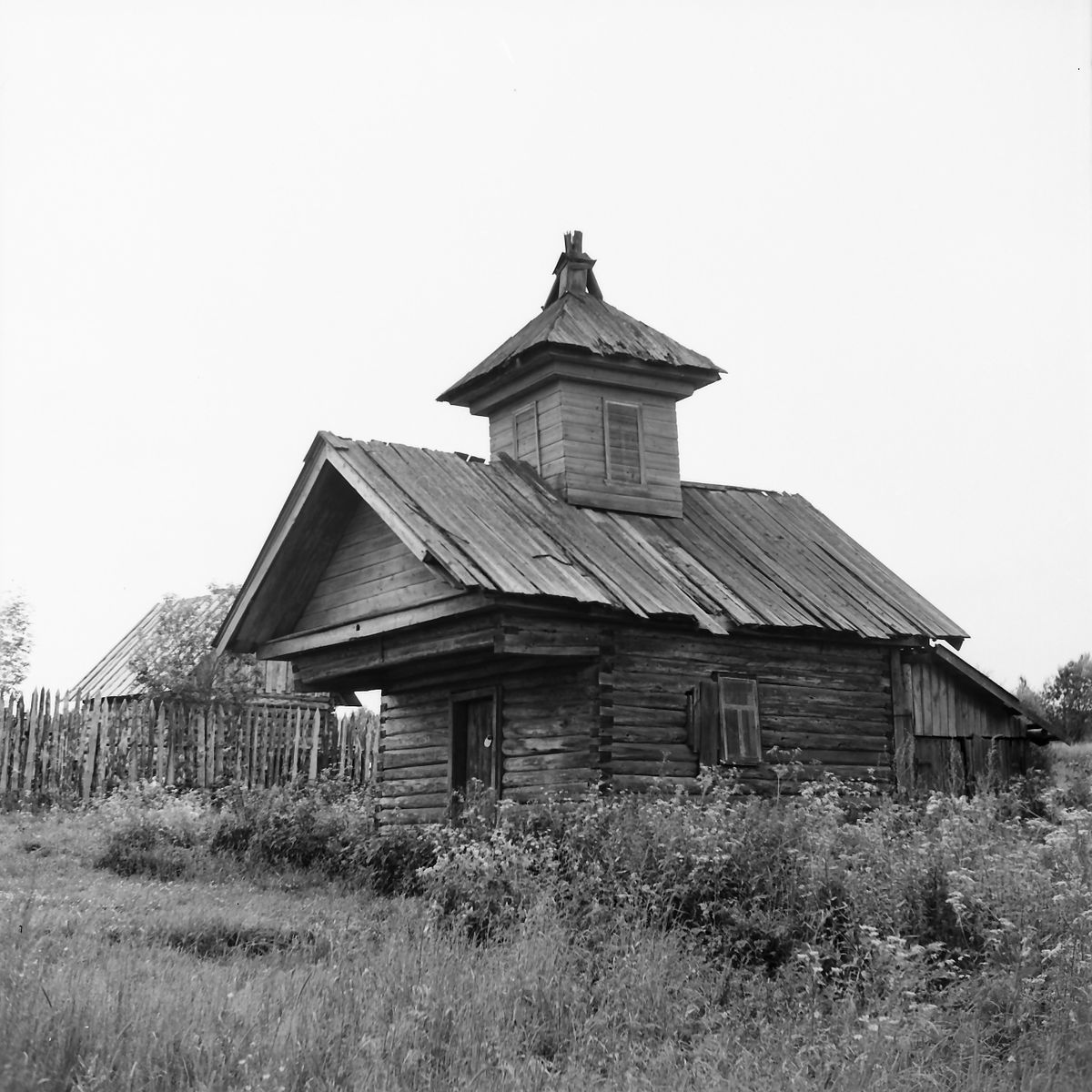 Часовня Покрова Пресвятой Богородицы, Борки (Вышневолоцкий район и г. Вышний Волочёк, Тверская область). фасады