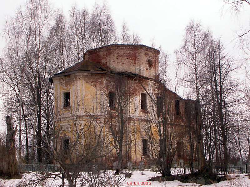 Церковь Георгия Победоносца, Глубокое (Вышневолоцкий район и г. Вышний Волочёк, Тверская область). фасады