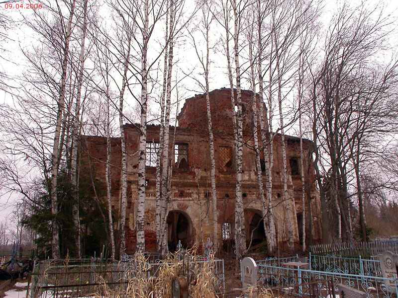 Церковь Георгия Победоносца, Глубокое (Вышневолоцкий район и г. Вышний Волочёк, Тверская область). фасады