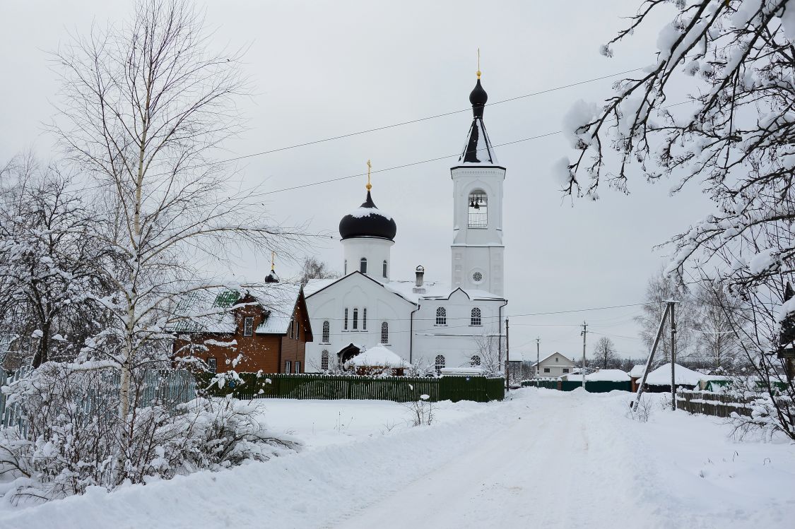 Церковь Николая Чудотворца, Устьяново (Орехово-Зуевский городской округ, Московская область). общий вид в ландшафте