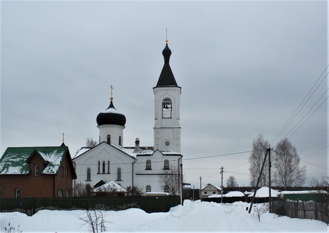 Устьяново. Церковь Николая Чудотворца. общий вид в ландшафте, Вид с севера