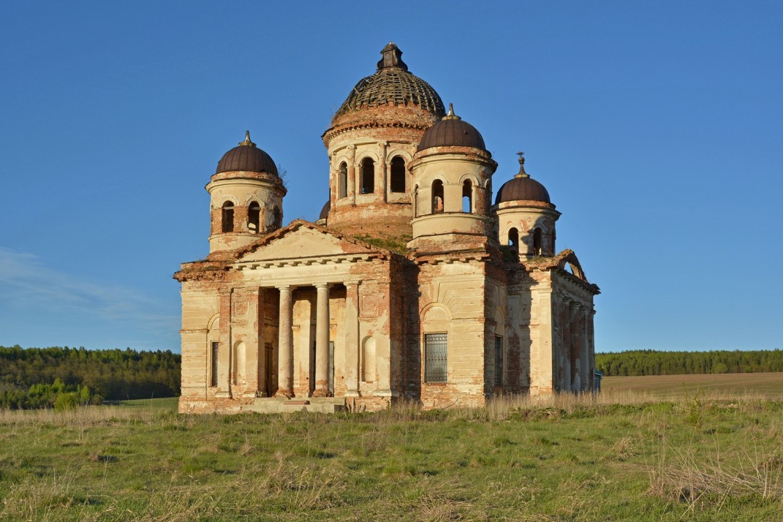 Пятино. Церковь Троицы Живоначальной. фасады, Вид с юго-запада