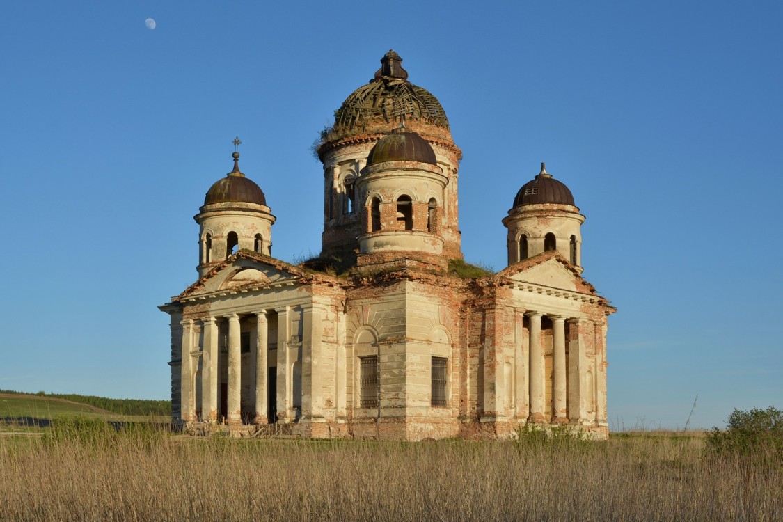 Пятино. Церковь Троицы Живоначальной. фасады, Вид с северо-запада
