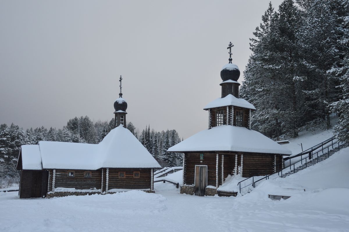 Часовня Николая Чудотворца, Великорецкое (Юрьянский район, Кировская область). общий вид в ландшафте