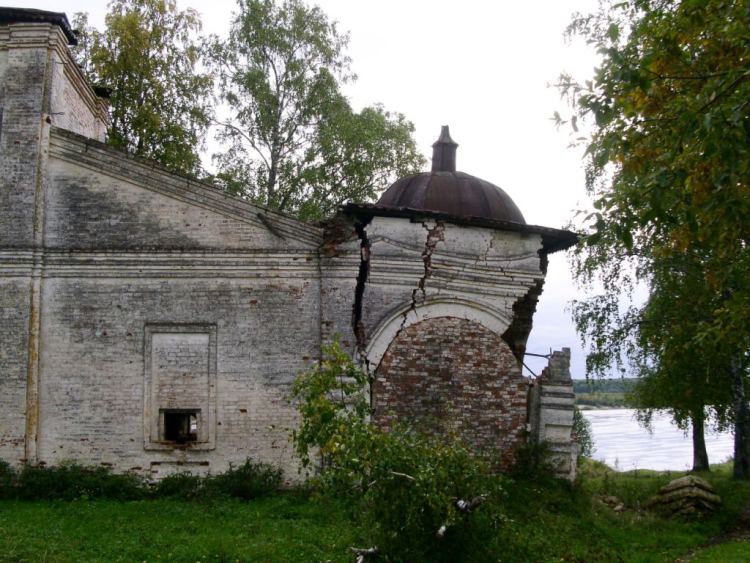 Церковь Преображения Господня, Чакула (Рябово) (Ленский район, Архангельская область). архитектурные детали, главный вход, вид с севера