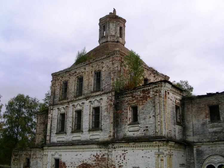 Чакула (Рябово). Церковь Спаса Преображения. фасады, основной объем верхней церкви, вид с северо-запада