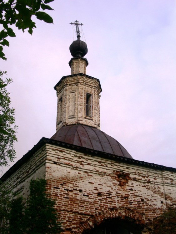 Церковь Богоявления Господня (Георгия Победоносца), Заборье (Ленский район, Архангельская область). архитектурные детали, венчание основного объема, вид с северо-запада